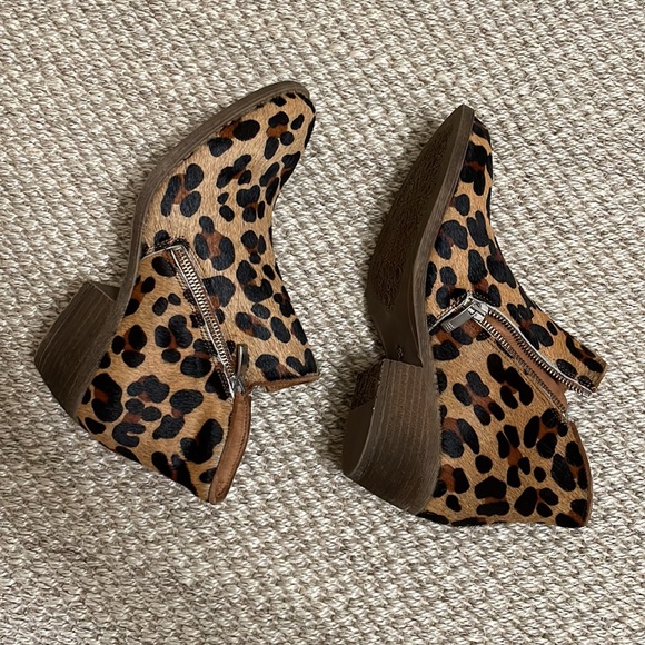 NWOT Eric Michael Lynx Leopard Booties - Picture 5 of 8